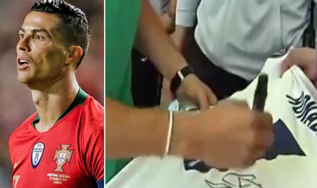 Phản ứng bất ngờ của Ronaldo khi được CĐV đề nghị ký tên lên áo Real
