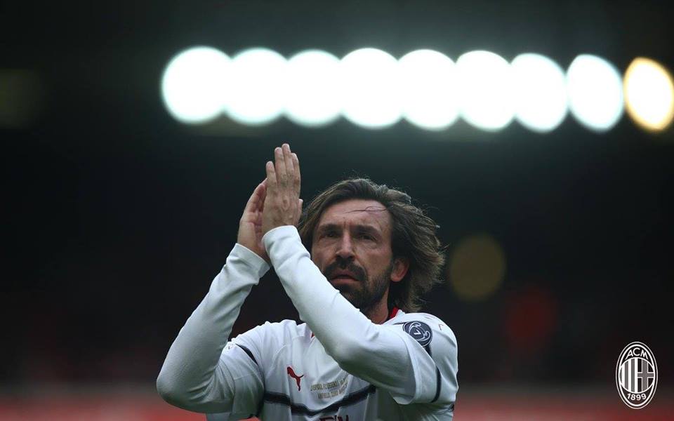 Pirlo tái hiện pha sút phạt thần sầu trong trận giao hữu giữa các huyền thoại