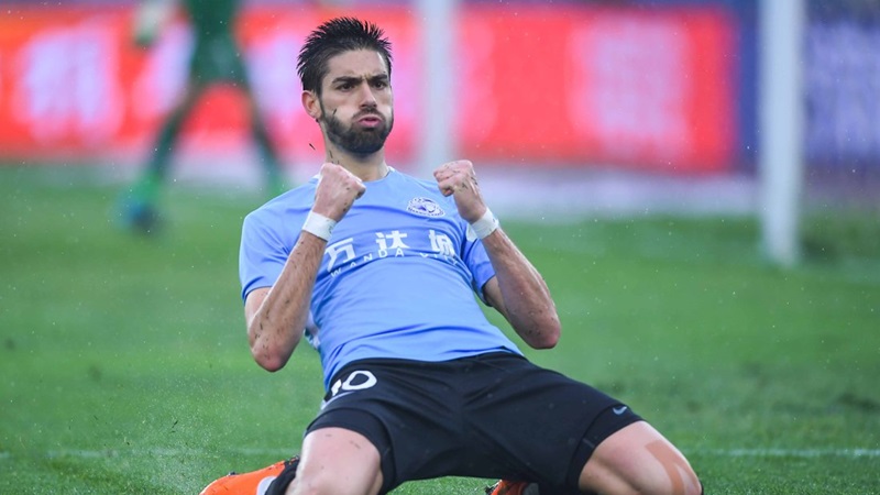 AC Milan bất ngờ đón nhận tin vui từ Trung Quốc