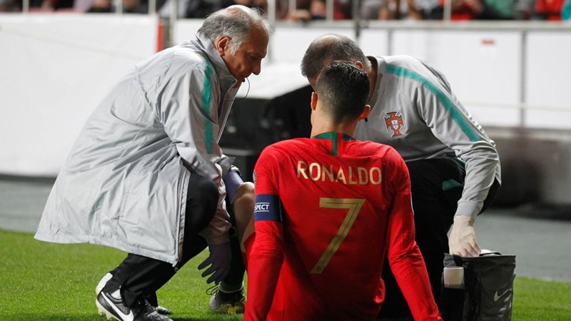 Ronaldo gặp chấn thương, Juventus bắt đầu lo lắng