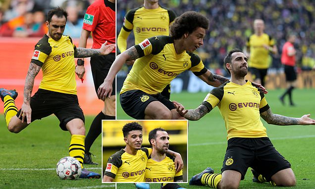 Bayern Munich choáng váng, Dortmund xuất thần ghi 2 bàn phút cuối đòi lại ngôi đầu