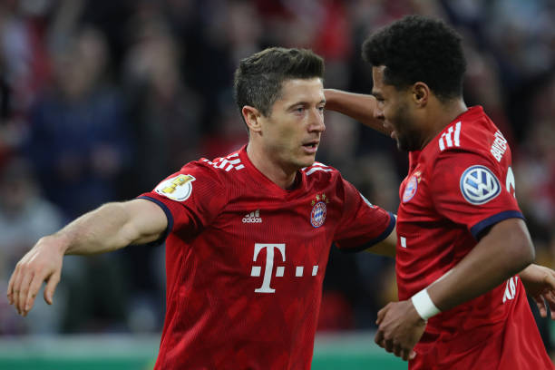 Rượt đuổi không tưởng, Bayern đi tiếp mặc cho đối thủ lập hattrick