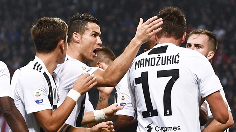 Ảnh bài viết Tiết lộ điều Ronaldo đã nói với Szczesny để đánh bại Higuain trên chấm phạt đền