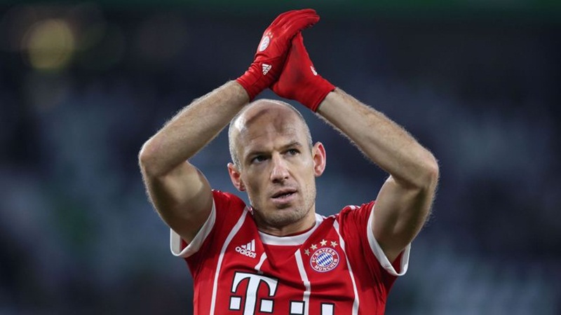 Mùa tới, Robben sẽ trở thành kẻ đối đầu của Wayne Rooney?