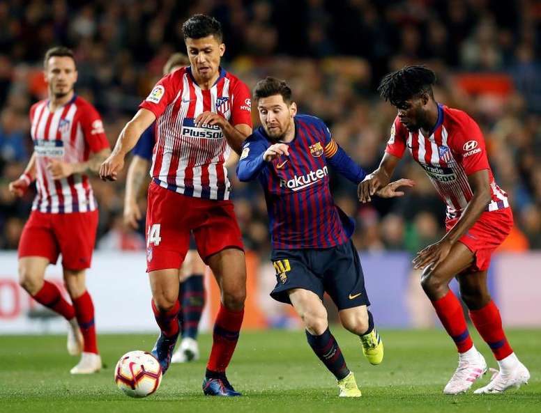 "Sergio Busquets mới" muốn đi, thành Manchester sục sôi