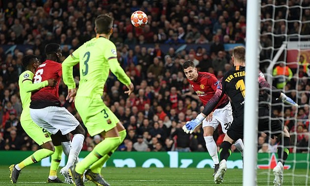 Hội chứng thích sân khách sẽ giúp Man Utd tạo nên điều kì diệu ở Nou Camp?