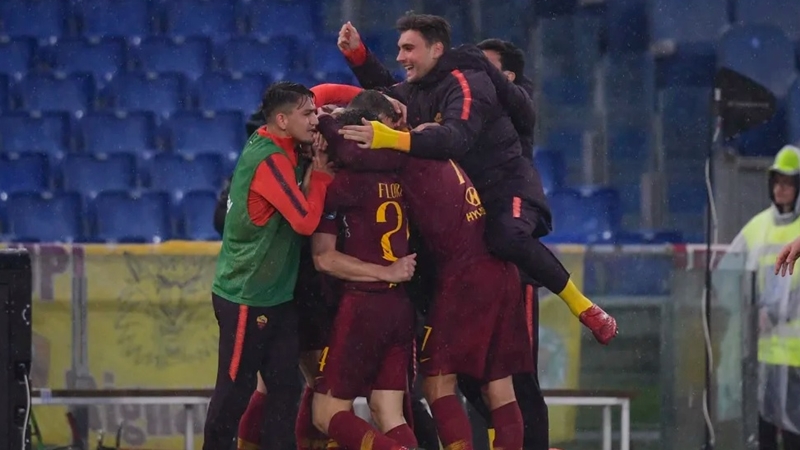 Cựu sao Man City tỏa sáng, AS Roma giành chiến thắng trong trận thủy chiến tại Olympico
