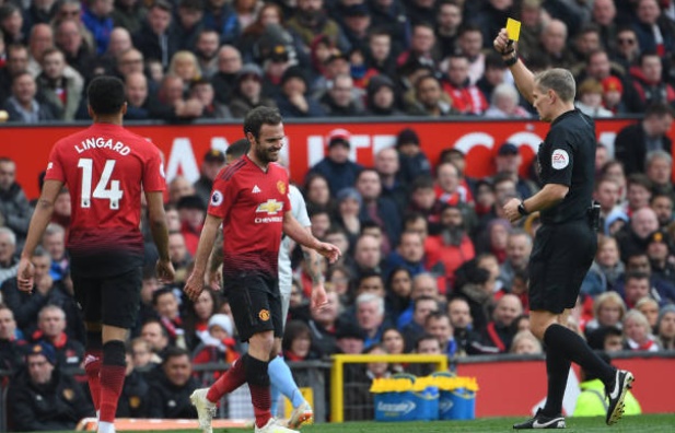 "Hết thời", "Tồi tệ" - NHM Man Utd năn nỉ 2 cái tên đá chính rời CLB