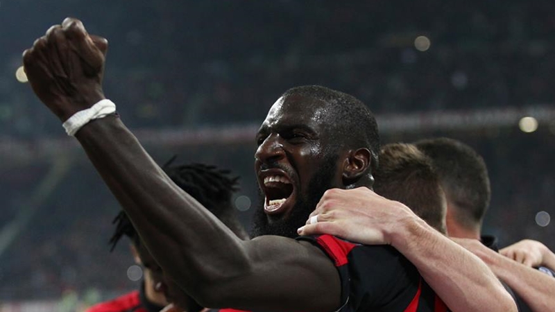 Ảnh bài viết “Kẻ nổi loạn” nổ súng, AC Milan nhẹ nhàng đánh bại Lazio