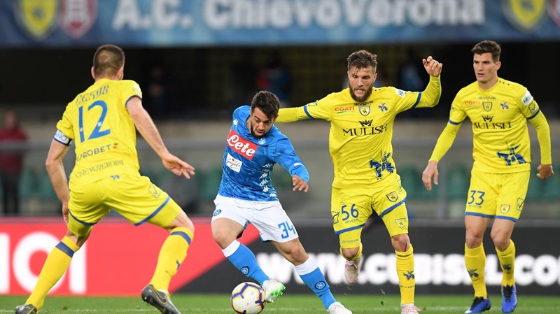 CHÍNH THỨC: Đội bóng đầu tiên tại Serie A xuống hạng