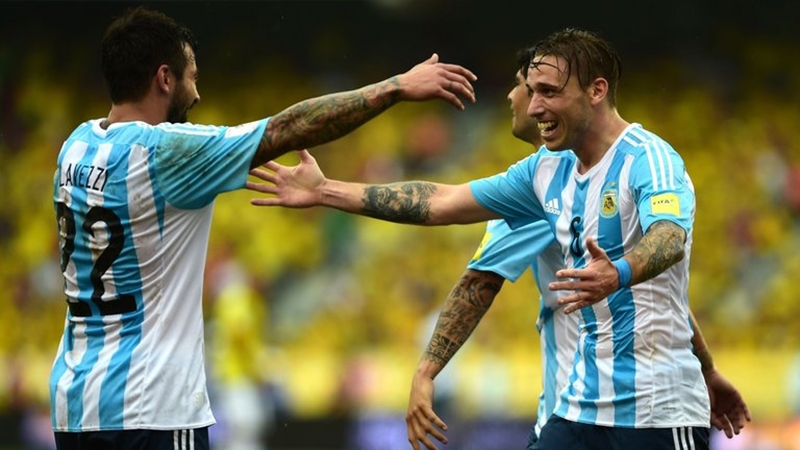 Bạn thân của Messi sắp chốt tương lai