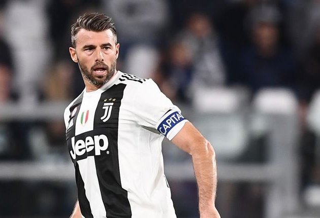 Andrea Barzagli chia tay Juventus: Tạm biệt 'The Wall" 