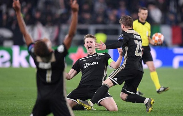 Donny van de Beek: Lẽ ra chúng tôi phải nã vào lưới Juventus 5 quả