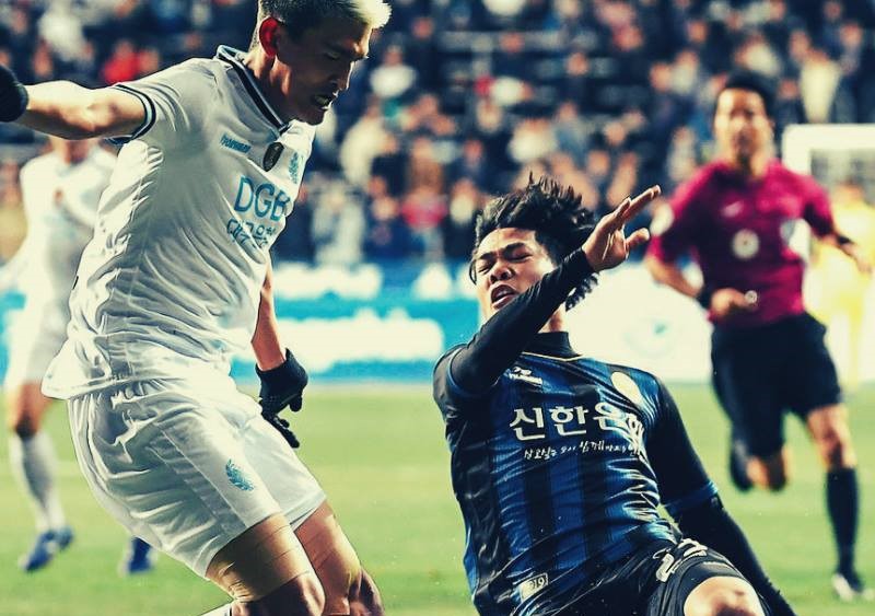 Nguyễn Công Phượng: Chú "dã tràng" xe cát của Incheon
