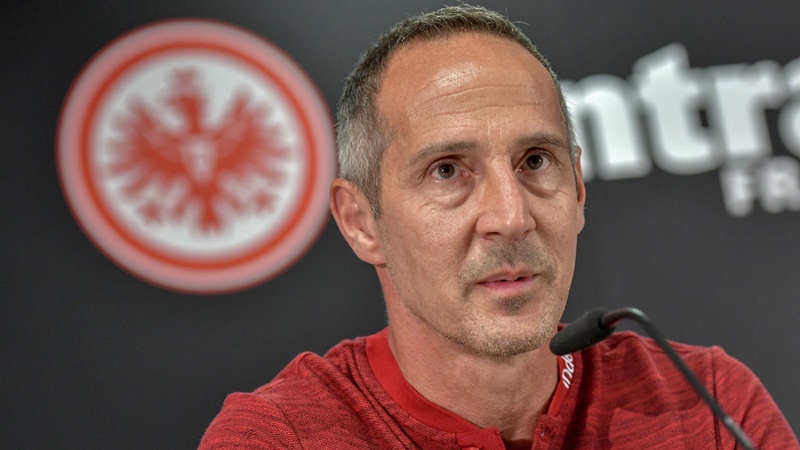 "Thống soái" Frankfurt lên giây cót cho các học trò trước trận đấu lớn