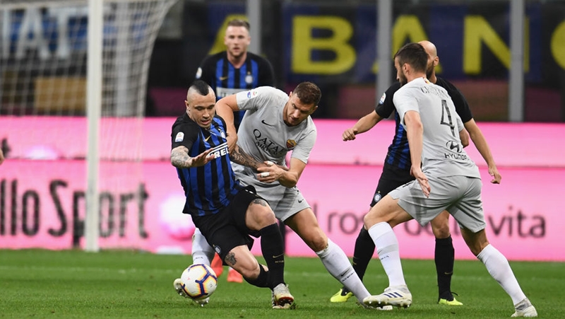 Bị Inter Milan cầm chân, AS Roma lỡ cơ hội tiến vào tốp 4