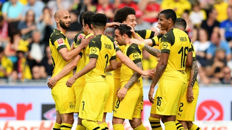Đại thắng trước Freiburg, Dortmund phả hơi nóng vào gáy Bayern