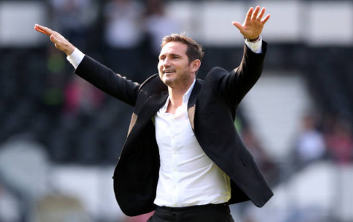 Ảnh bài viết Hai bàn thắng phút bù giờ, sao trẻ Liverpool mang ánh sáng đến cho Lampard