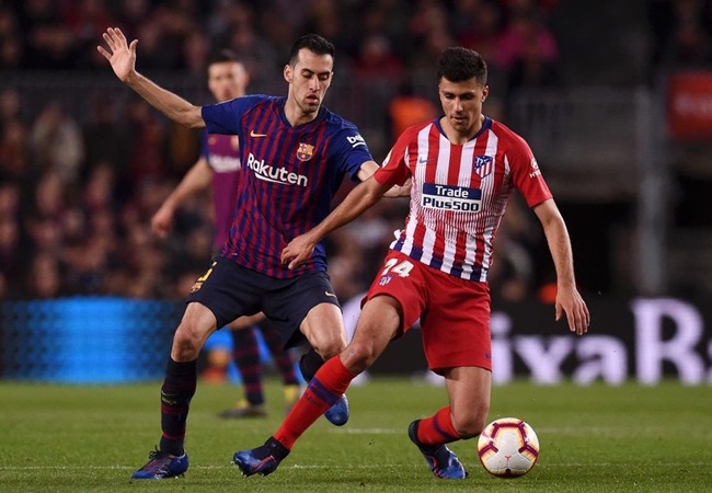 Thay Fernandinho, Man City sẽ phá kỷ lục vì 'Busquets đệ nhị'