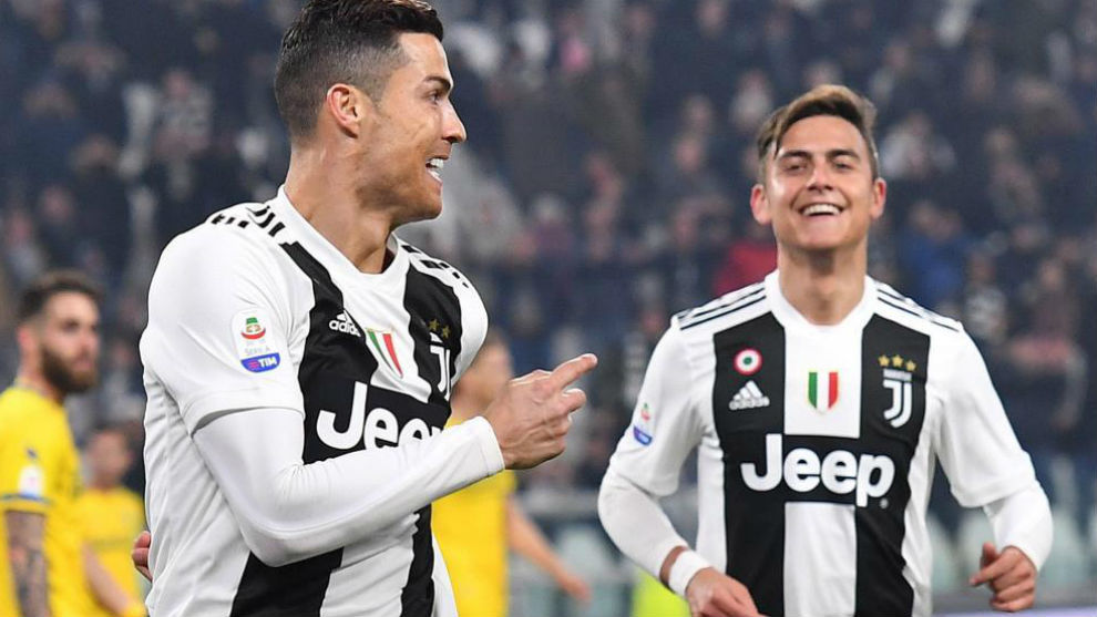 Ảnh bài viết Bị chê vô dụng, Dybala lấy Ronaldo ra "đỡ đạn"