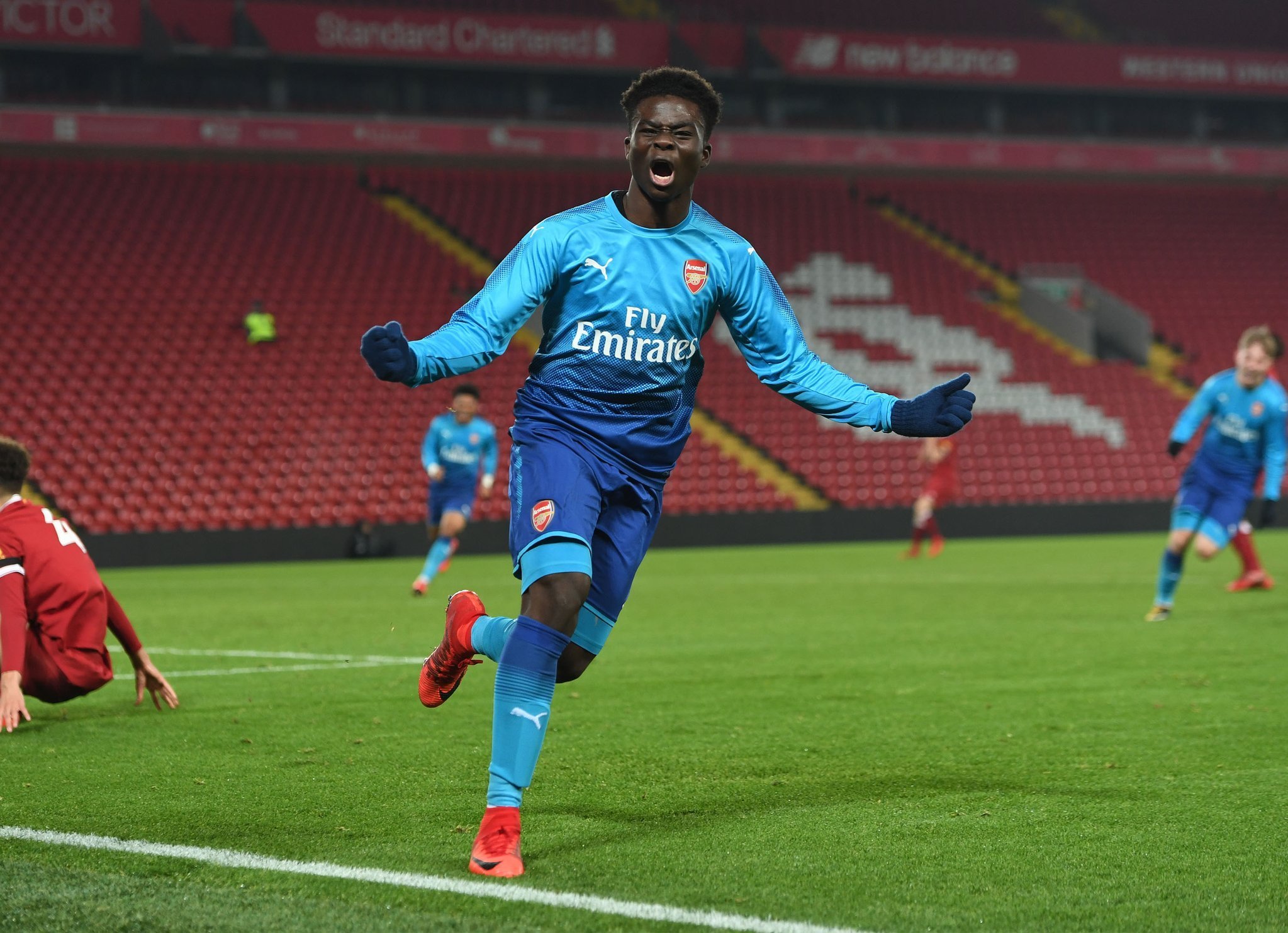 Fan Arsenal: "Cầu thủ chạy cánh hay nhất, hãy dùng cậu ấy để cứu mùa giải"