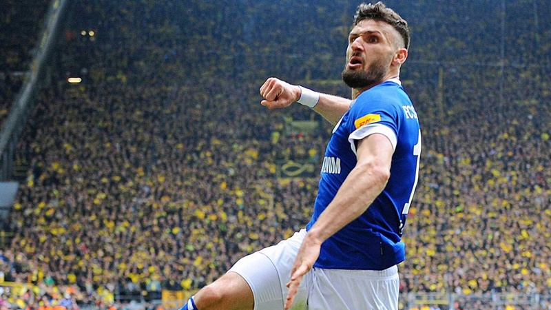 Từ zero thành hero, sao Schalke nói gì sau khi làm người hùng?