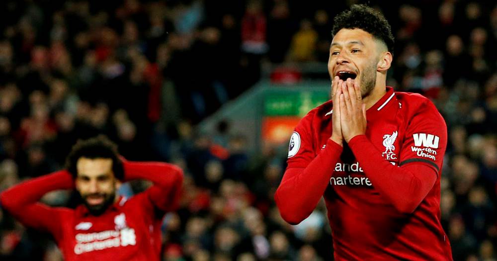 Sao Liverpool nhận ngay hợp đồng mới dù mới đá vài phút