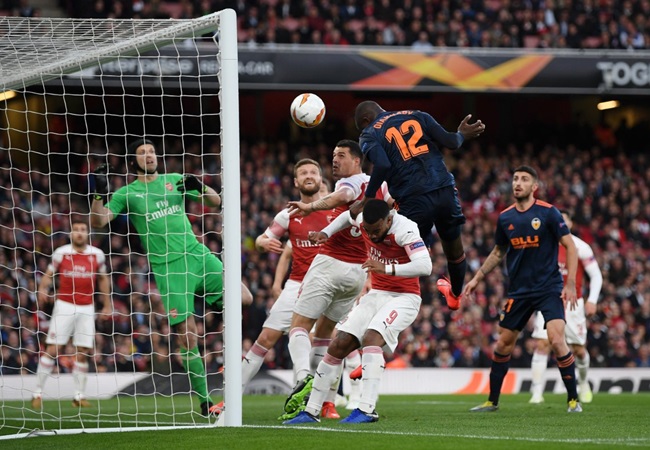 'Arsenal kèm người khu vực và bỏ rơi cậu ta'