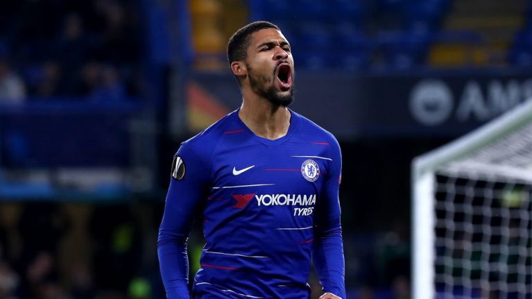 Chelsea đưa ra quyết định về tương lai của sao trẻ