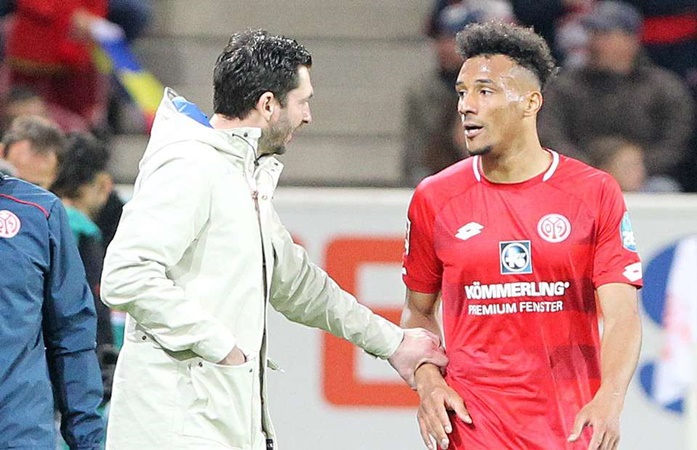 Chuyện thật như đùa: Sao Bundesliga ghi bàn xong rồi mất trí nhớ