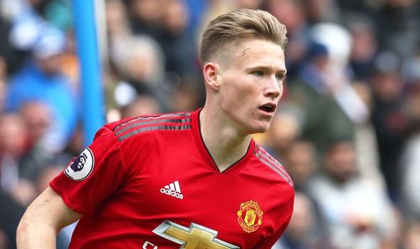 Ảnh bài viết Hòa Huddersfield, CĐV M.U phát hiện ra "Scholes 2.0" 