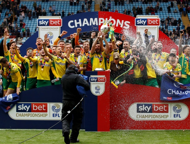 Chùm ảnh: Ngày đăng quang chức vô địch của Norwich City