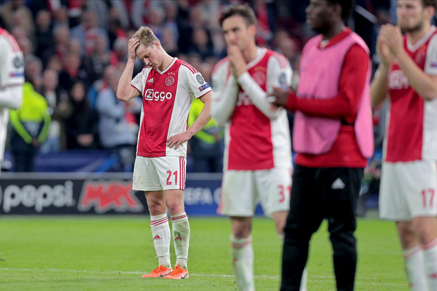 Ajax tự sát trước Tottenham vì thiếu kiên định