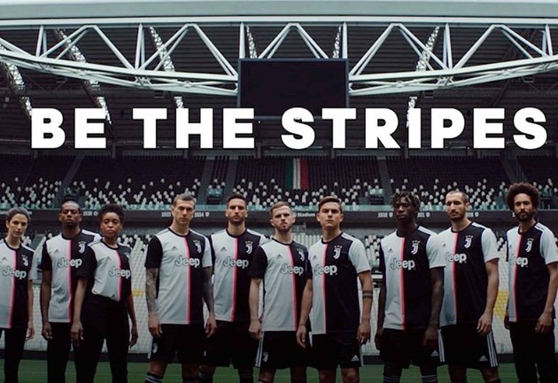 CHÍNH THỨC: Juventus công bố áo đấu mùa giải tới