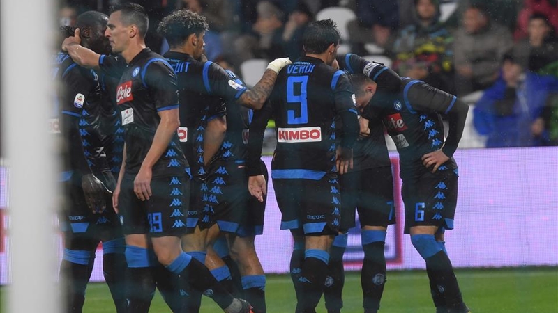 Ghi bàn phút 88, Napoli nhọc nhằn vượt ải Paolo Mazza