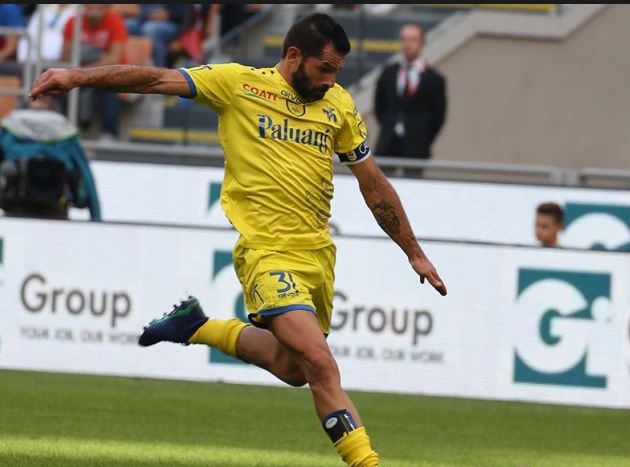 Sergio Pellissier rơi nước mắt vì được khán giả Inter Milan tri ân