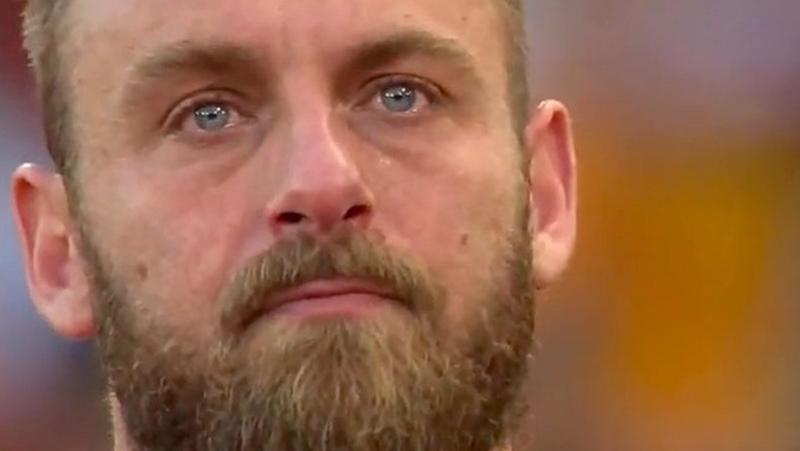 Ảnh bài viết SỐC! Vì De Rossi, người hâm mộ AS Roma biểu tình, mắng Pallotta là con lợn