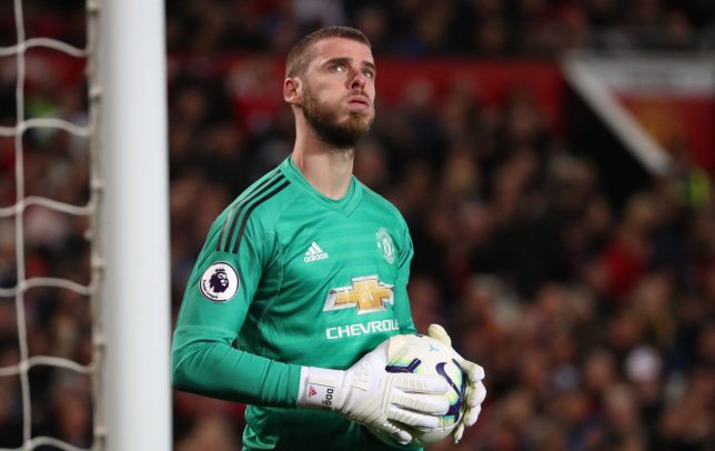 Ronaldo yêu cầu Juve chiêu mộ 2 tiền vệ; M.U đã có người thay thế De Gea