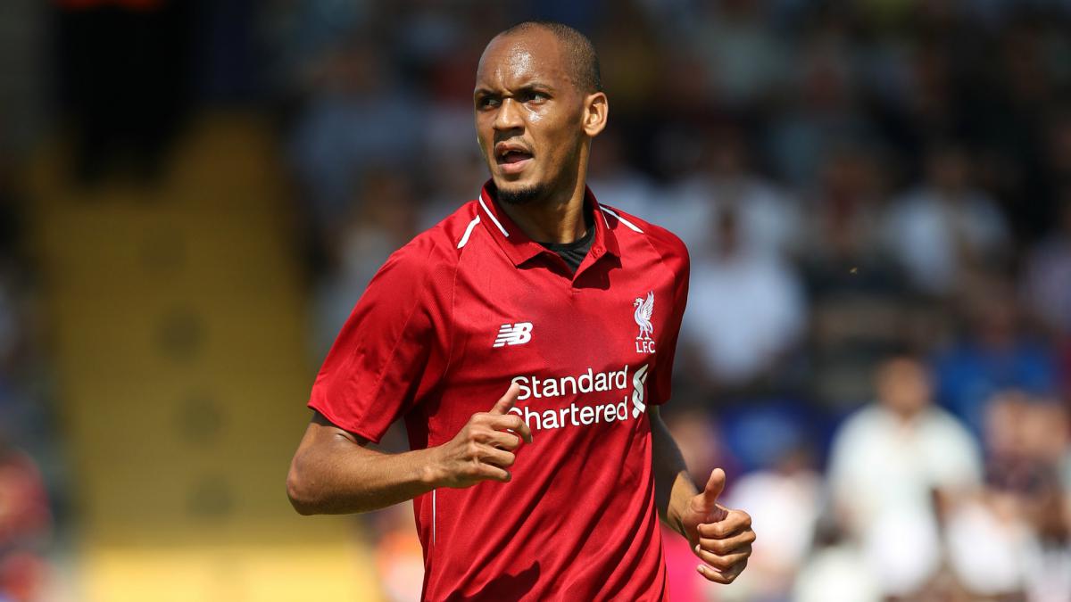 Vợ Fabinho có hành động lạ sau khi chồng không được gọi lên tuyển