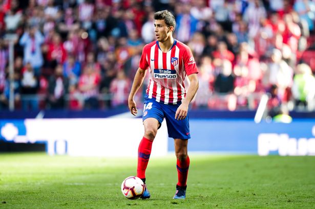 Atletico ra điều kiện khó, Man City chùn chân trong vụ 'tiểu Busquets'