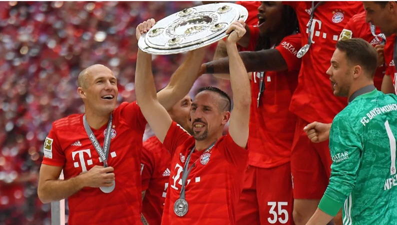 Sau khi ghi bàn chia tay, đôi cánh Robbery tri ân Bayern thế nào?