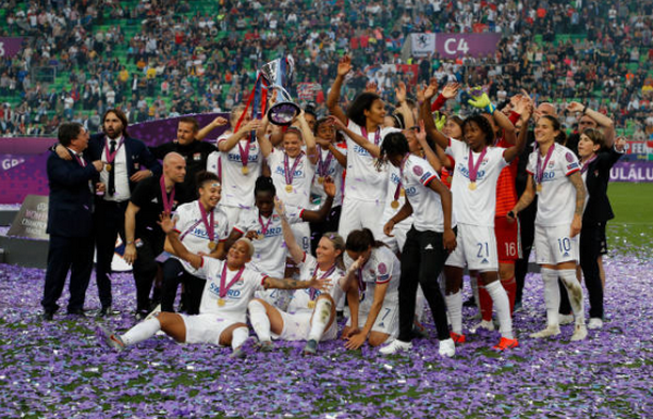 CHÍNH THỨC! Đã có đội bóng đầu tiên 4 năm liên tiếp vô địch Champions League 