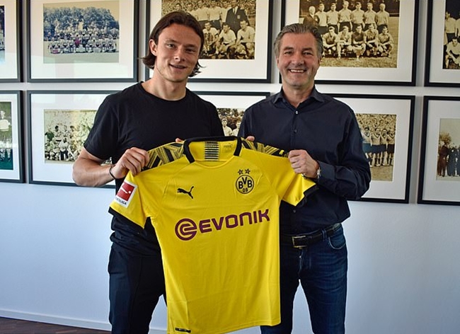 "Cơn lốc" cánh trái Nico Schulz, tân binh Dortmund đỉnh đến thế nào?