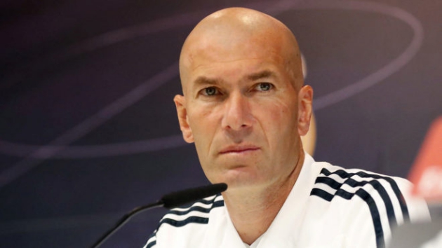 NÓNG: Gia hạn với "nỗi thất vọng" của Real, Zidane gây tranh cãi lớn!