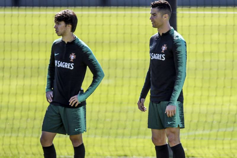 'Tôi chẳng nhớ Ronaldo nói gì, vì tâm trí chỉ nghĩ về việc ngồi cạnh anh ấy'