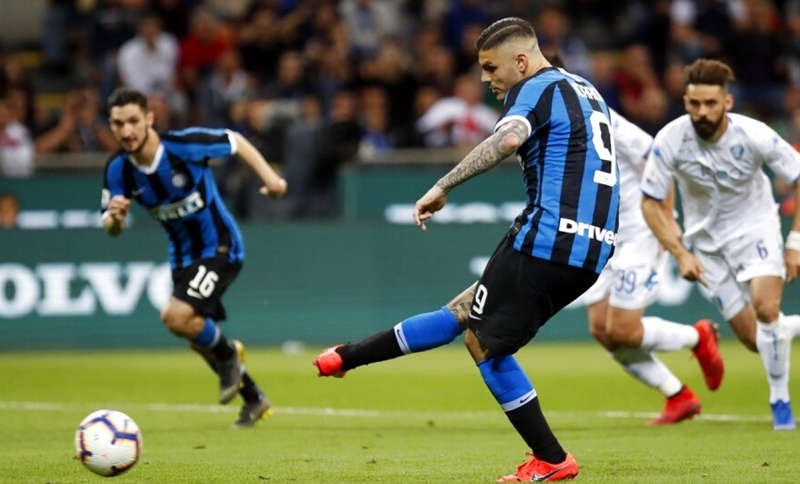 SỐC: Vợ Icardi chỉ trích người hâm mộ Inter Milan, lôi cả Messi, Ronaldo vào cuộc