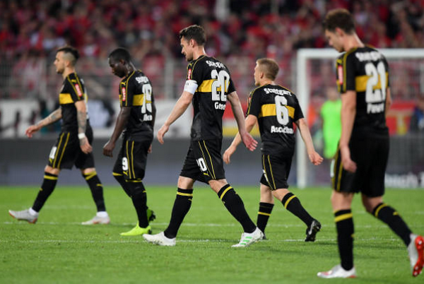 Chấn động Bundesliga, 'Thiên nga trắng' Stuttgart lại xuống hạng