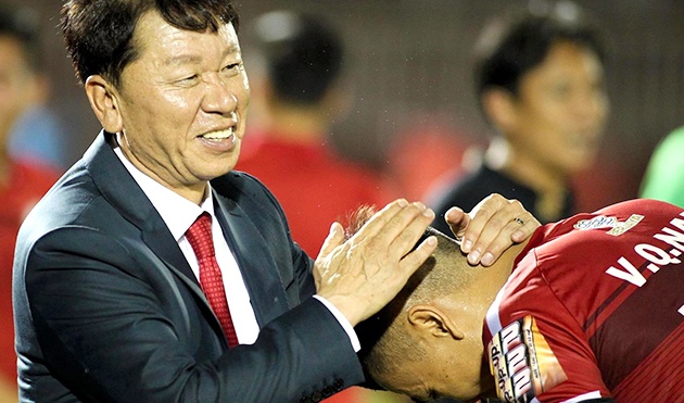 "Phù thủy" Chung Hae Soung: Người hồi sinh CLB TPHCM