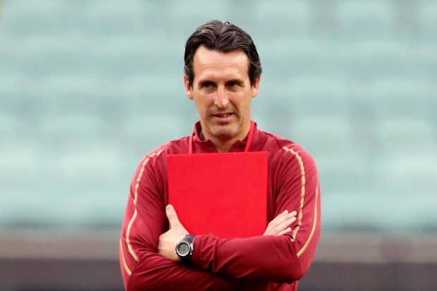 "Nếu Wenger làm như Emery, tôi sẽ hỏi: 'Arsenal đang làm gì vậy?'"