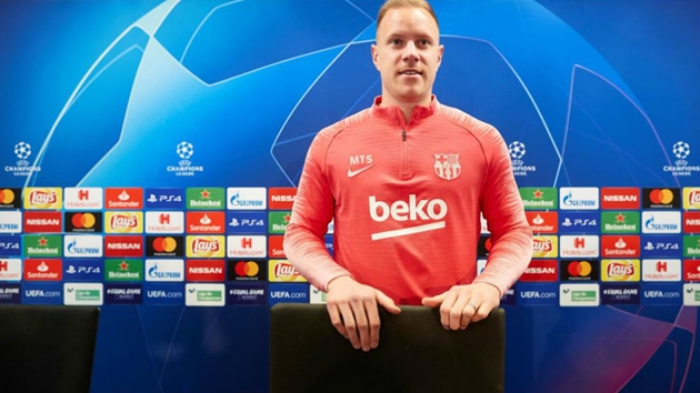 Dính chấn thương, sao Barca dành thời gian nói lời tâm can với NHM